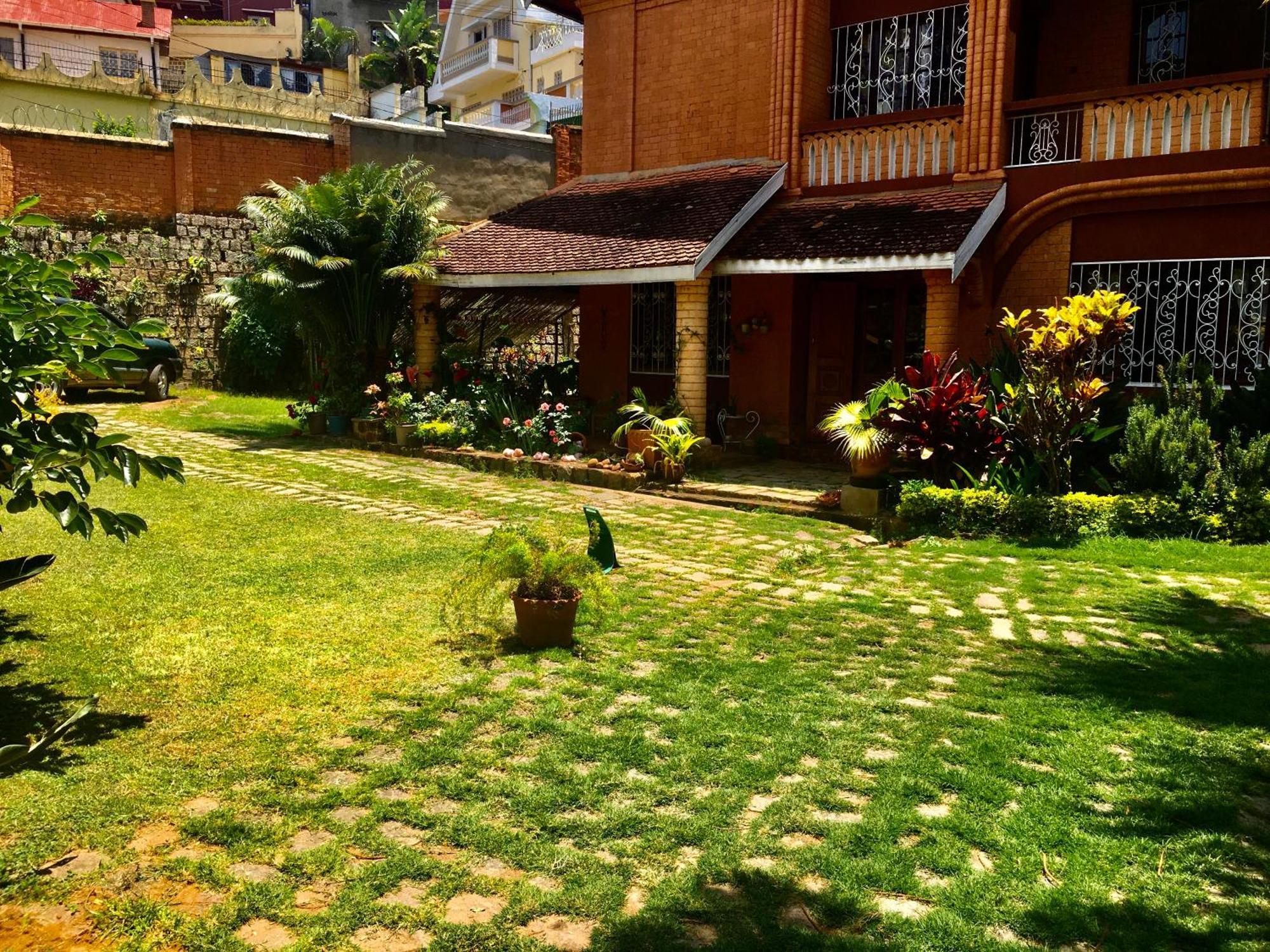 Le Fumoir Guest House Chambre Double Antananarivo Exterior photo